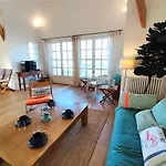 Bellevue - Anglo-norman Seafront House 别墅 *