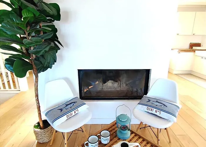 Bellevue - Anglo-norman Seafront House *