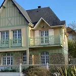 Bellevue - Anglo-norman Seafront House Villa *