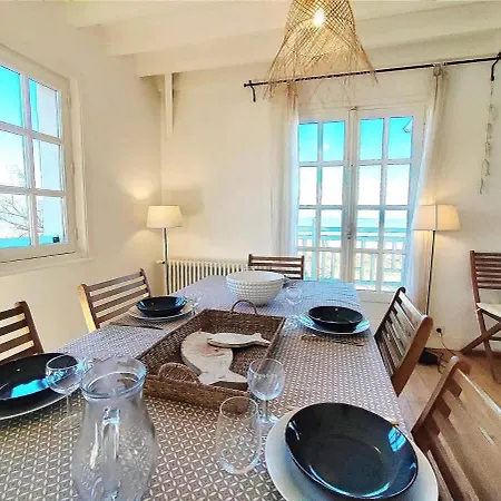 Bellevue - Anglo-norman Seafront House Villa