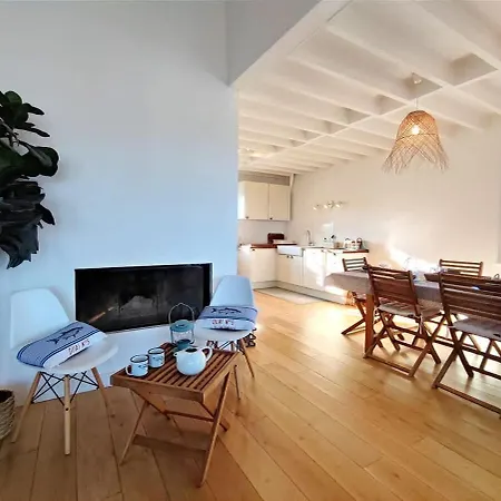 Bellevue - Anglo-norman Seafront House