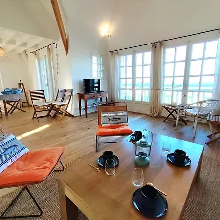 וילה Bellevue - Anglo-norman Seafront House *