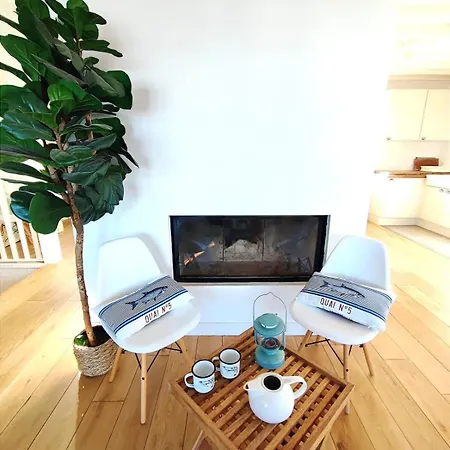 Bellevue - Anglo-norman Seafront House *