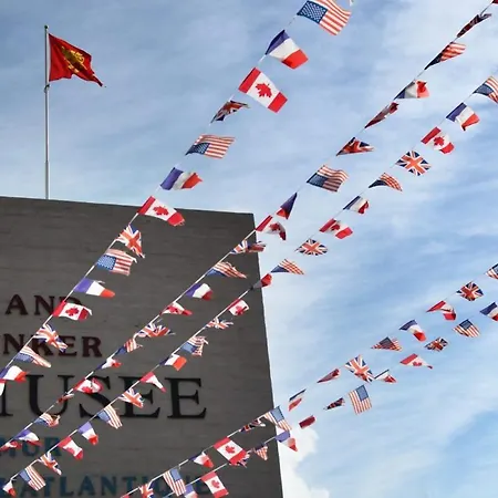 Bellevue - Anglo-norman Seafront House *