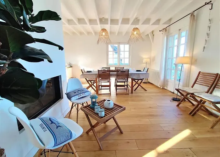 Bellevue - Anglo-norman Seafront House